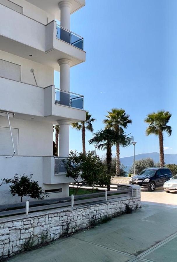 White Sidesea View Apartment Sarandë Exteriör bild